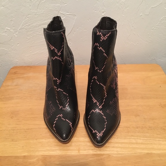 Steve Madden Shoes - Steve Madden Snake Skin Jillian Boots